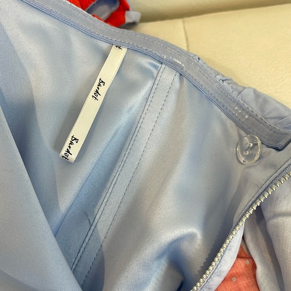 Bardot Women's Floral Print Off Shoulder Crop Top Blue Red Size 6 - Picture 8 of 9